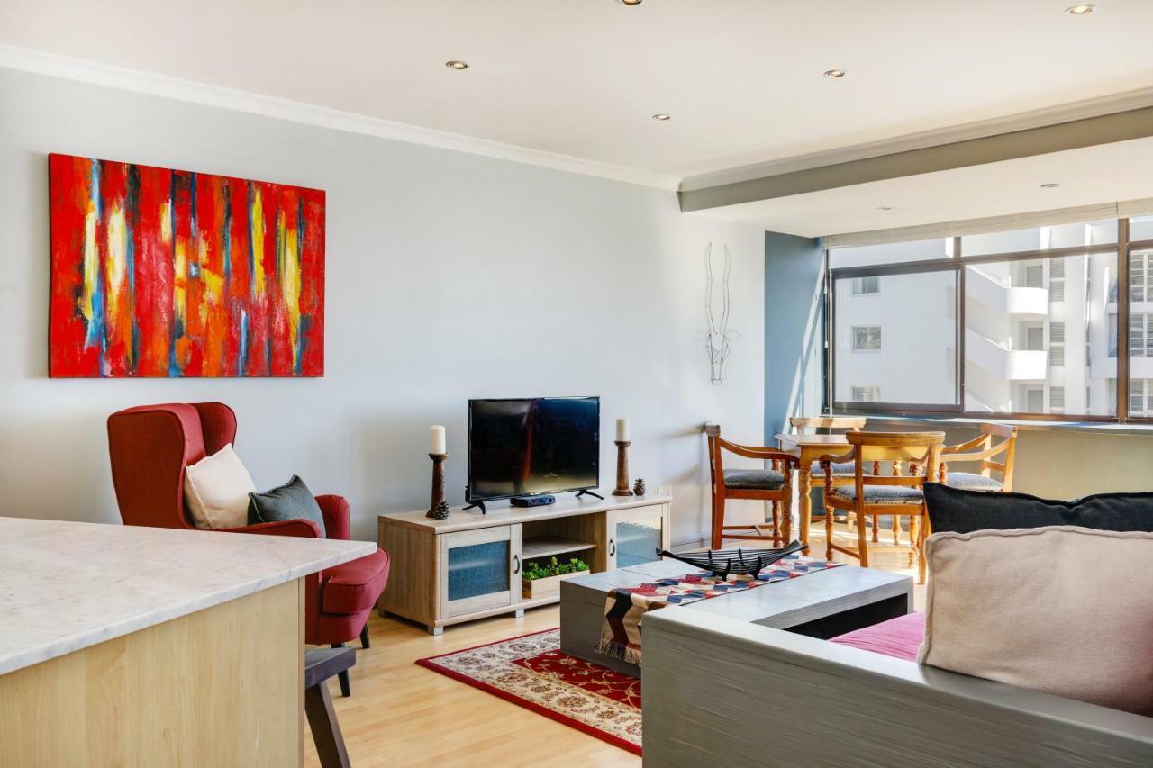 Backup-powered Bantry Bay View 2 Bed *