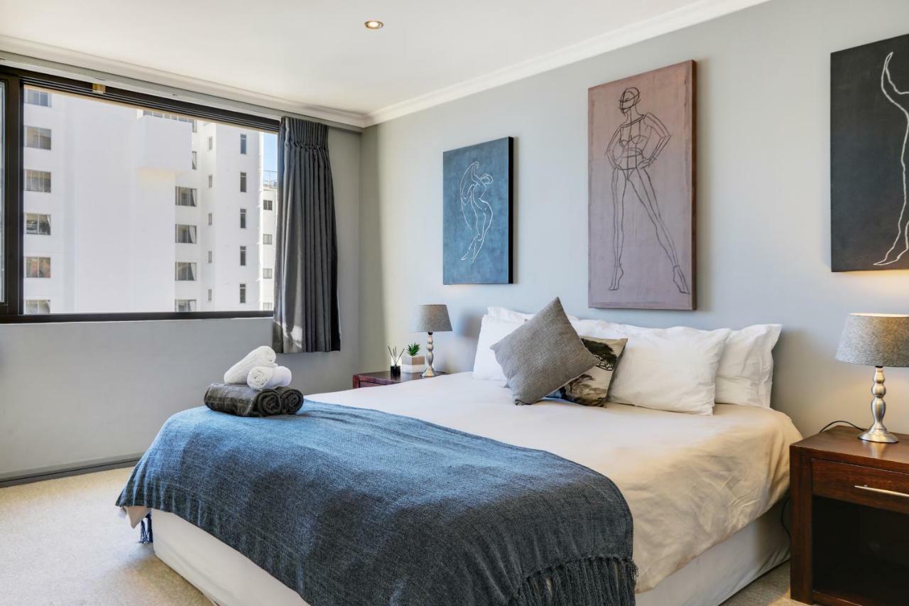 Backup-powered Bantry Bay View 2 Bed Appartement Kaapstad