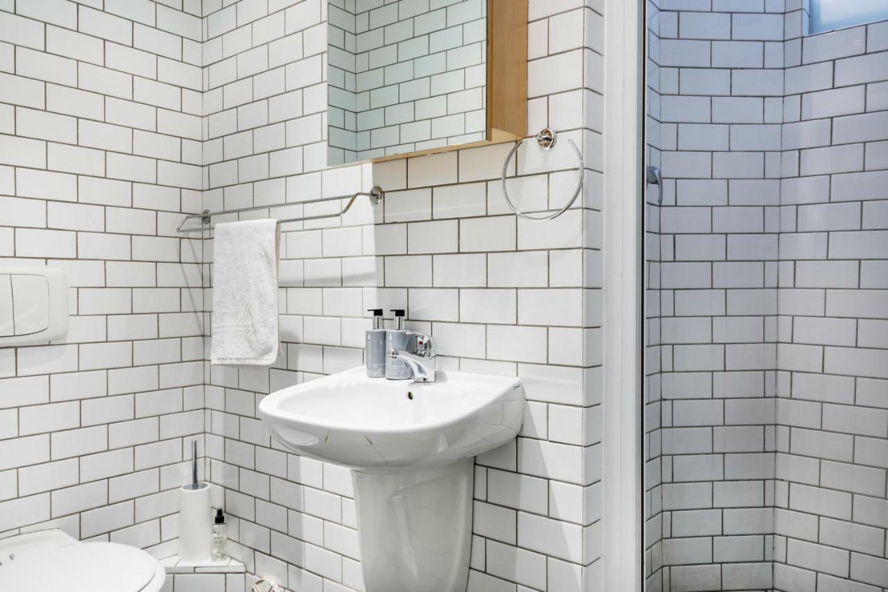 Backup-powered Bantry Bay View 2 Bed Appartement